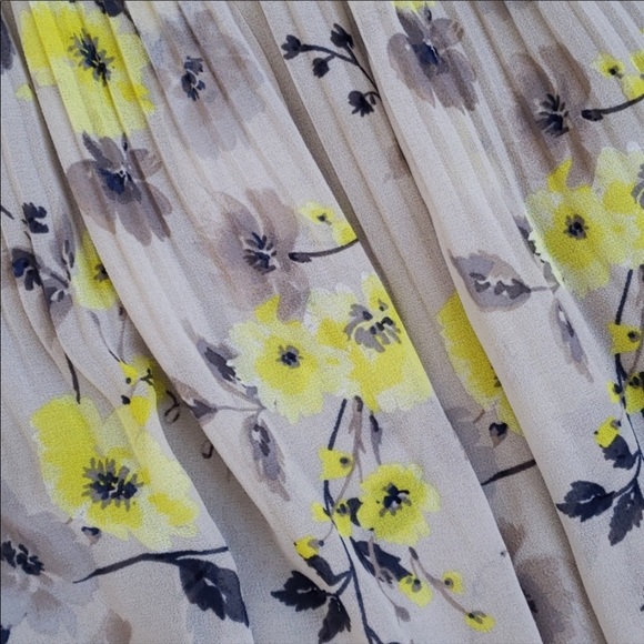 Old Navy Floral Skirt - Picture 2 of 4